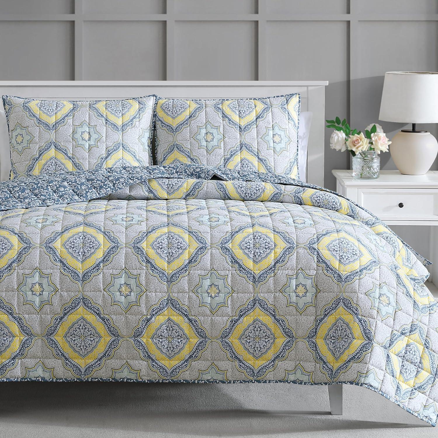 imageMARTHA STEWART Twin Size Quilt Bedding Set 2 Piece Soft Washed Microfiber Printed Bedspread Reversible All Season 1 Quilt 1 Standard Pillow Sham Blue White ampamp Red Painted Floral PrintJamie Medallion