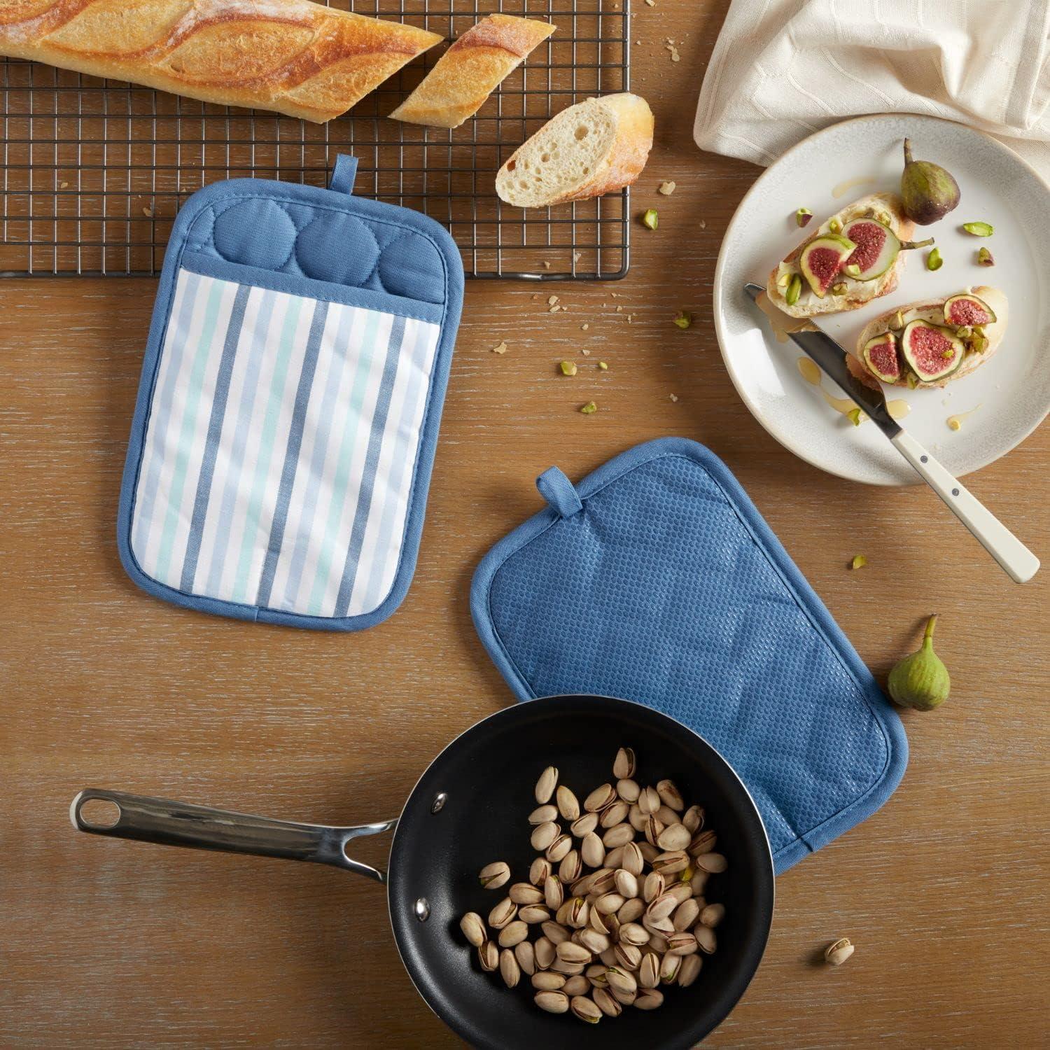 imageMartha Stewart Daisy Stripe Pot Holder Set 2Pack Green 7quotx10quotBlue