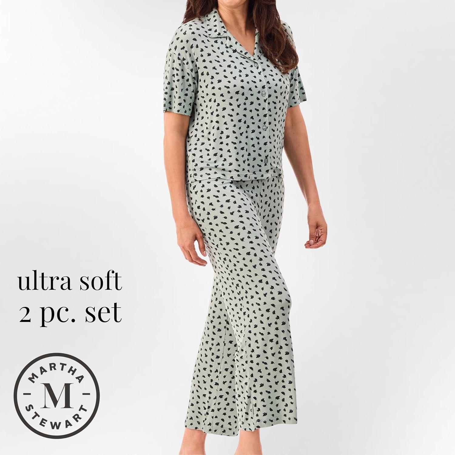 imagePeace Love ampamp Dreams Martha Stewart Womens Capri Pajama Set Lightweight Rayon Sleepwear Short SleeveGreen Leaf