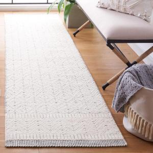 Martha Stewart x SAFAVIEH Area Rug Collection – 8′ x 10′, Ivory, Handmade Wool, Ideal for Living Room, Bedroom, Office, Dining Space (MSR9605A)(Ivory)